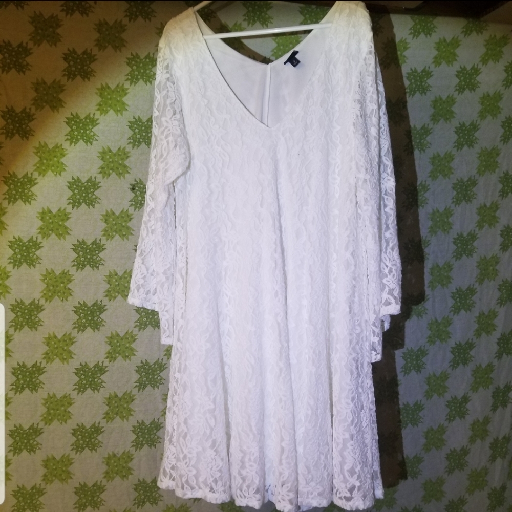 DRS IVRY BELL SLV LACE TRPZ